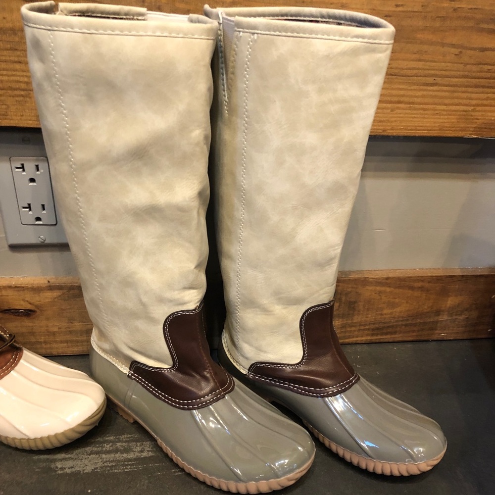 Duck boots